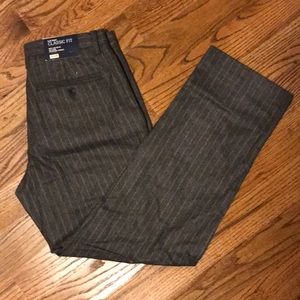 NWT Gap Men’s Classic Fit Trousers